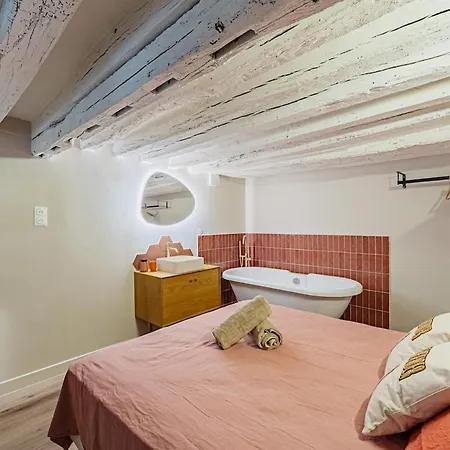 2br Next To Notre Dame De Appartement Paris